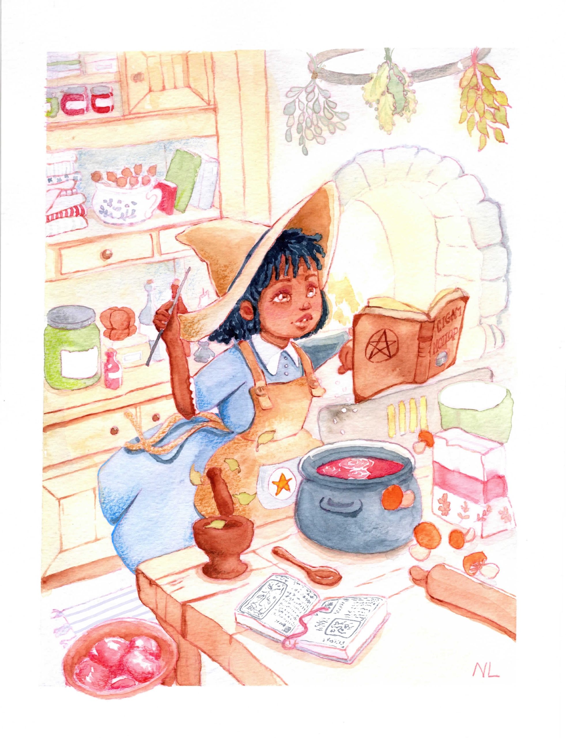 illustration aquarelle réalisé par Nixia Lesperres d'une petite sorciere faisant une potion magique dans sa cuisine elle verse dans un chaudron de la poudre en regardant un livre de recette en lévitation il y a de nombreux ingredient sur la table et un autre livre ouvert et derrière elle une étagère avec des pots